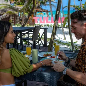 Bt Live Located At The Party Zone 4*, Tulum México